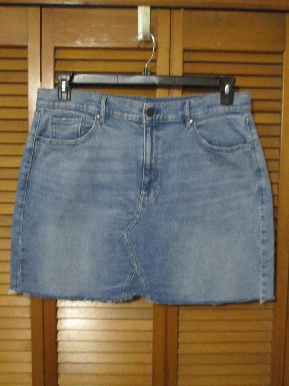 a.n.a. denim jean skirt with stretch, raw hem, pockets, great condition size 18
